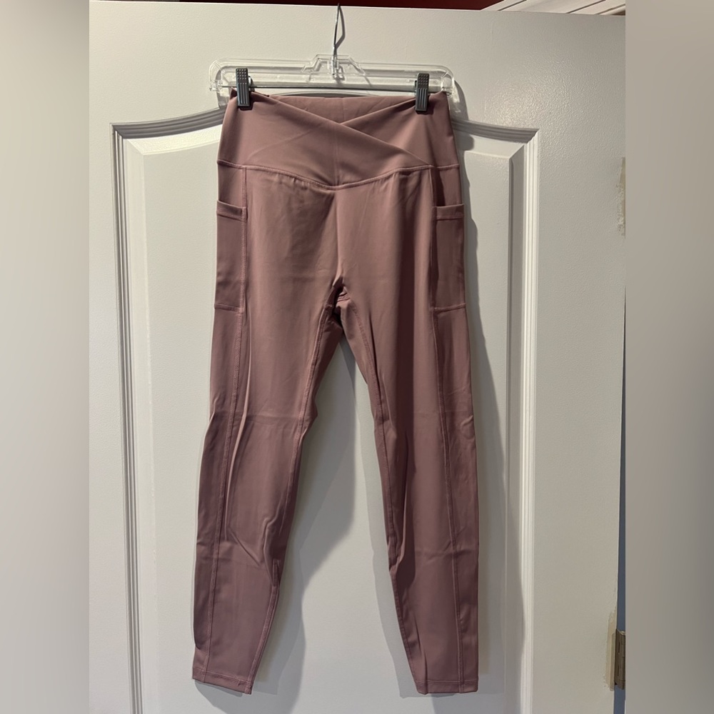 Women’s Creamy Crossover Leggings
